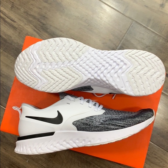 NIKE ODYSSEY REACT 2 FLYKNIT white/black men’s - Picture 12 of 16